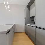 Skypark 1-bedroom On Floor 15 With Castle View And Parking By Skyviews Διαμέρισμα