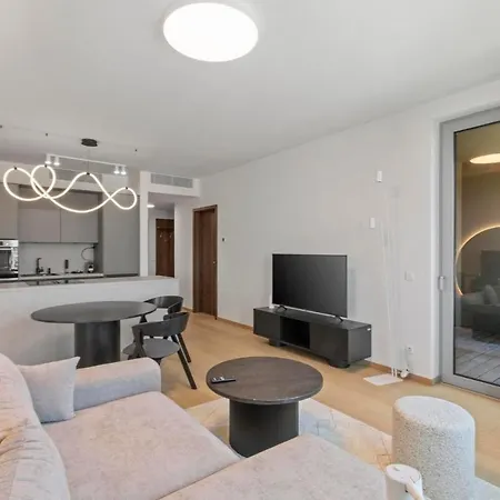 Lejlighed Skypark 1-bedroom On Floor 15 With Castle View And Parking By Skyviews Bratislava