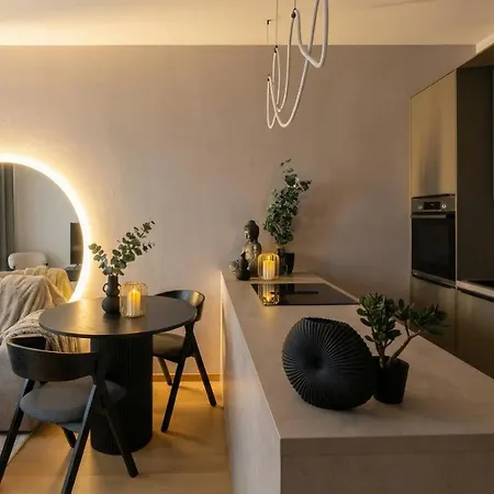 Skypark 1-bedroom On Floor 15 With Castle View And Parking By Skyviews Lejlighed Bratislava