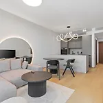 Skypark 1-bedroom On Floor 15 With Castle View And Parking By Skyviews Apartament